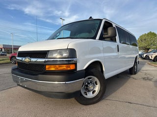 2024 Chevrolet Express Passenger 3500 1LT