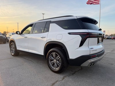 2025 Chevrolet Traverse LT