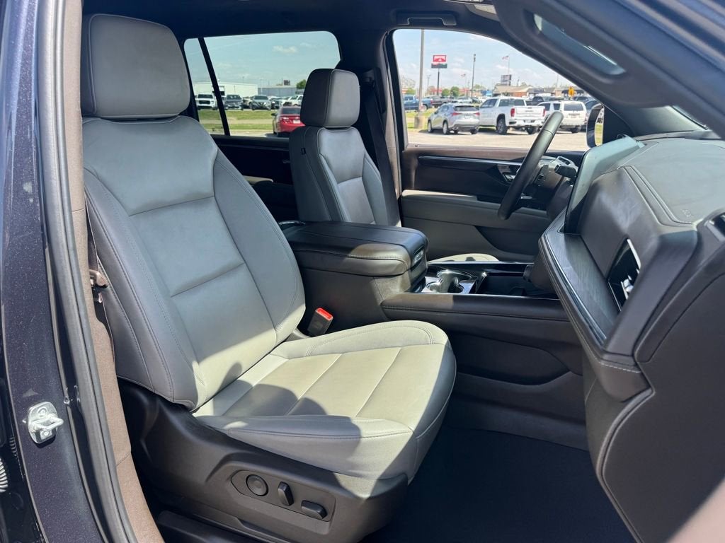 2025 Chevrolet Suburban LT