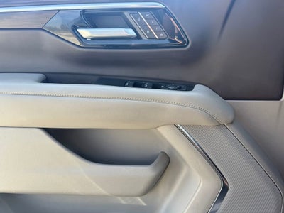 2025 Chevrolet Suburban LT