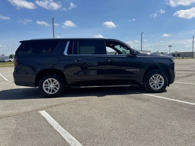 2025 Chevrolet Suburban LT