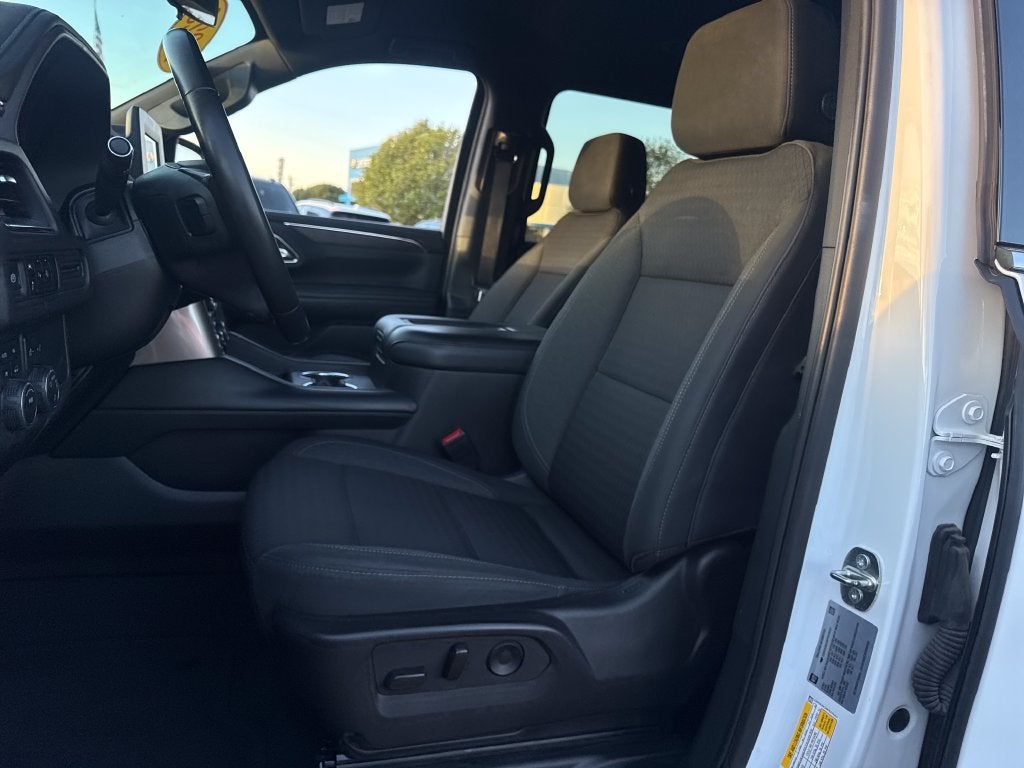 2023 Chevrolet Suburban LS