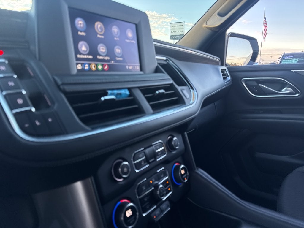 2023 Chevrolet Suburban LS