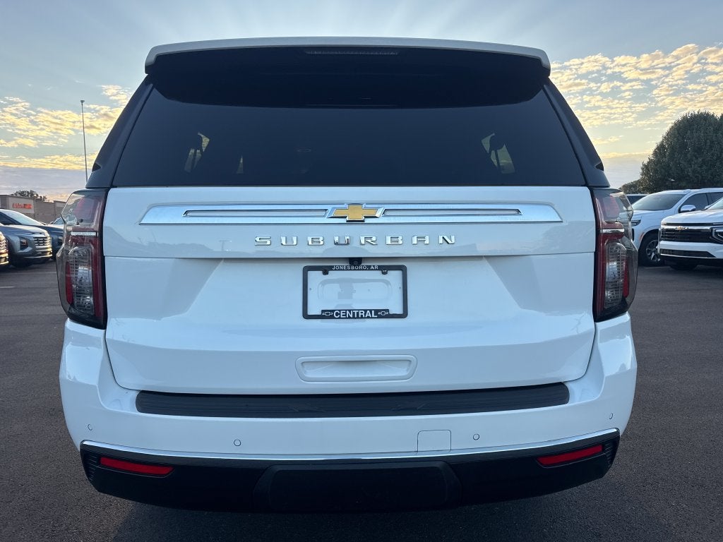 2023 Chevrolet Suburban LS