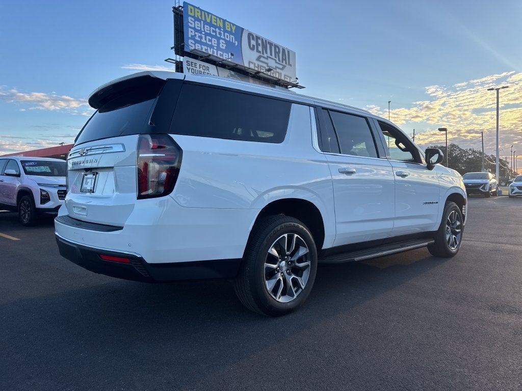 2023 Chevrolet Suburban LS