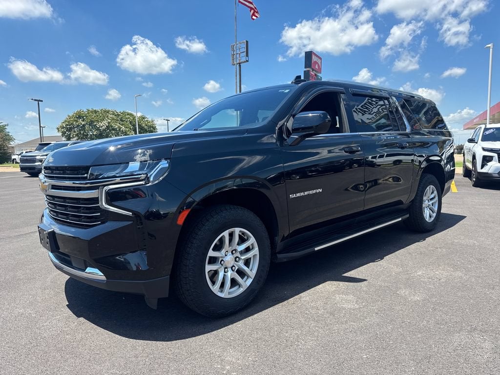 2023 Chevrolet Suburban LT