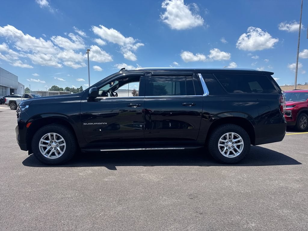 2023 Chevrolet Suburban LT