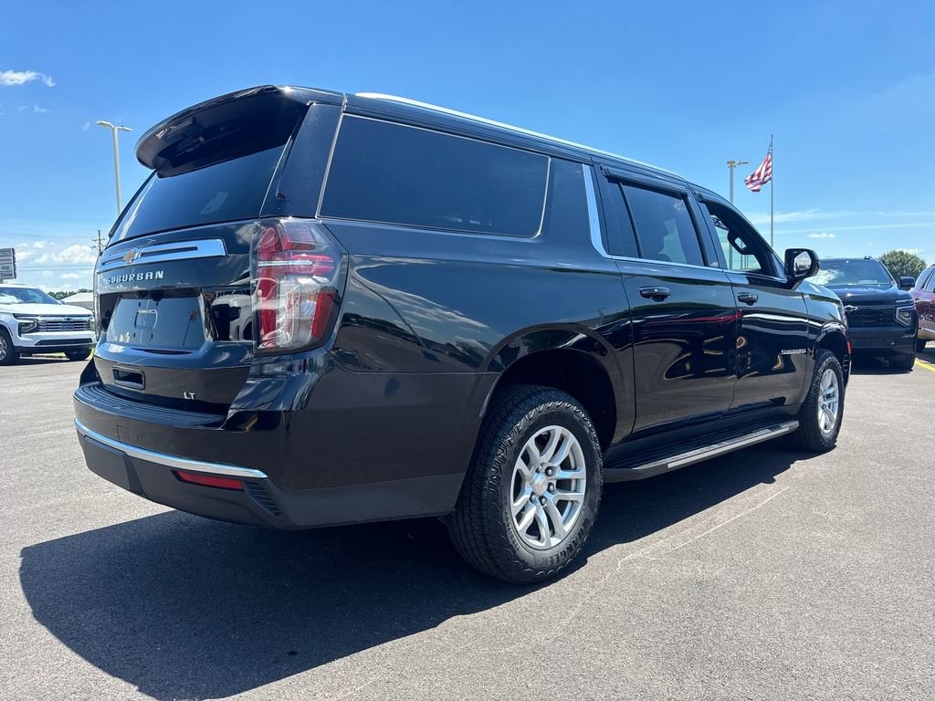 2023 Chevrolet Suburban LT