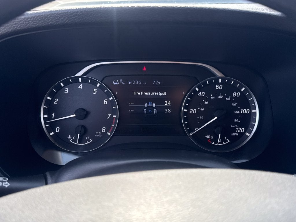 2022 Nissan Frontier SV