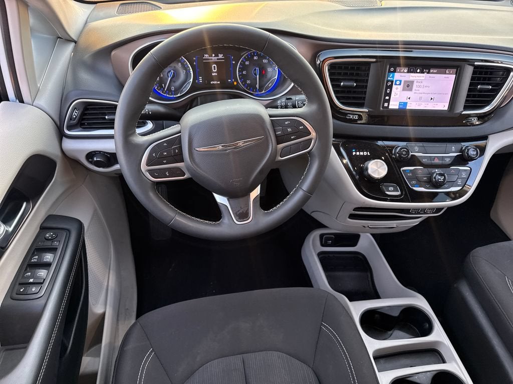 2024 Chrysler Voyager LX