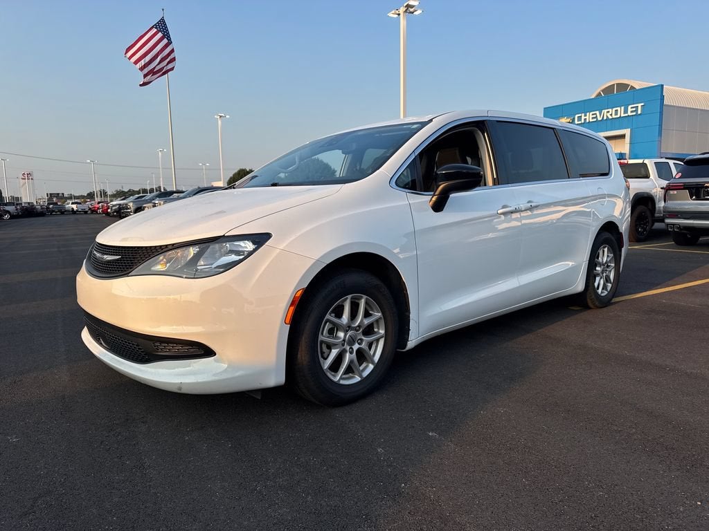 2024 Chrysler Voyager LX