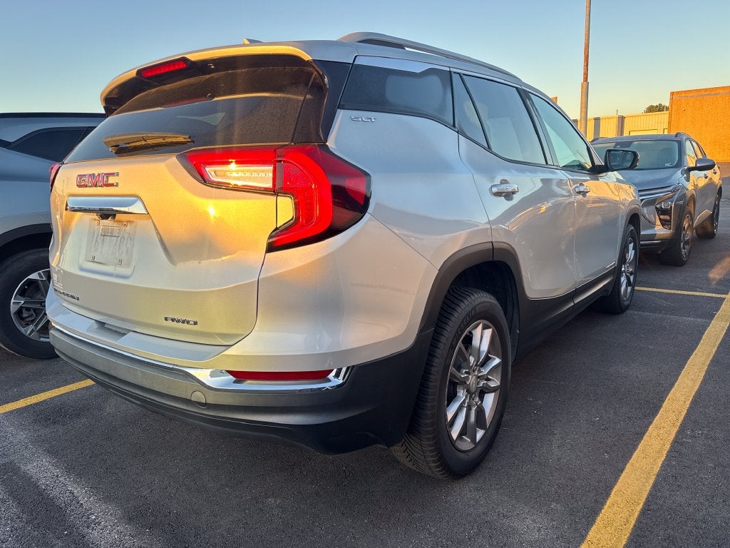 2022 GMC Terrain SLT