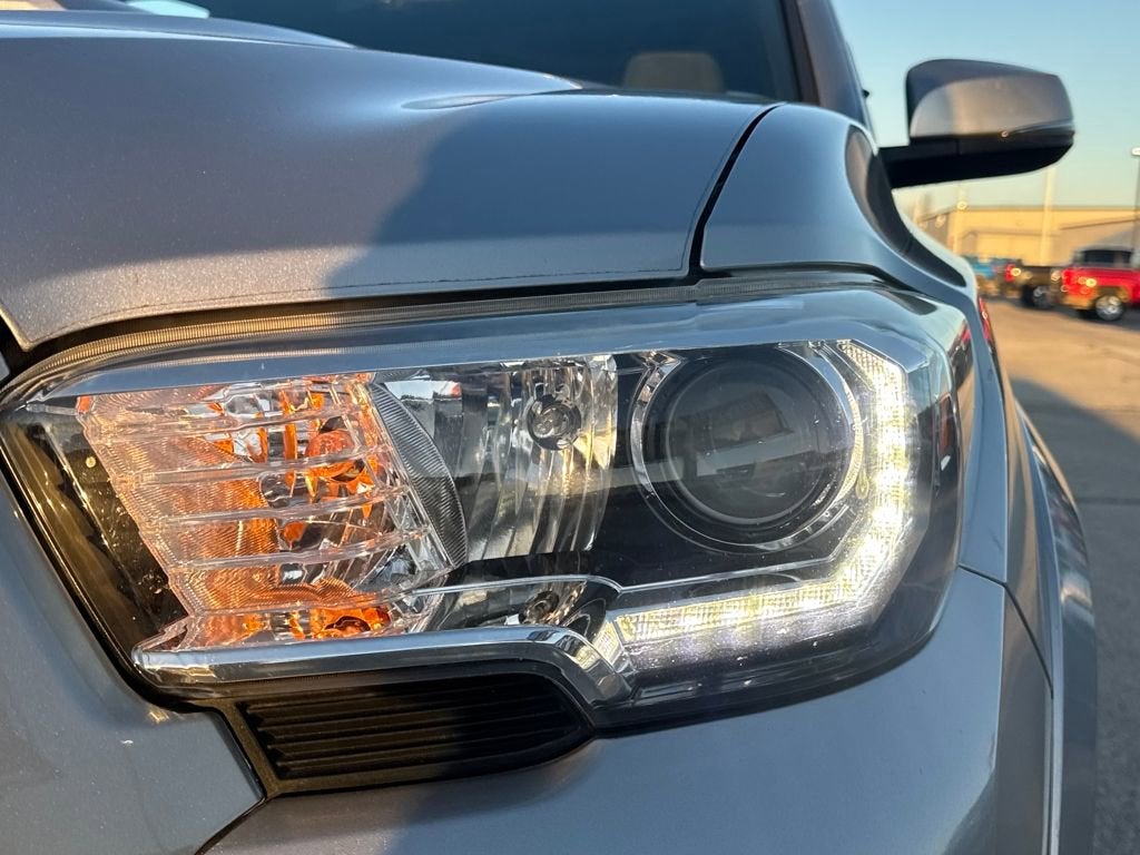 2020 Toyota Tacoma 2WD SR5