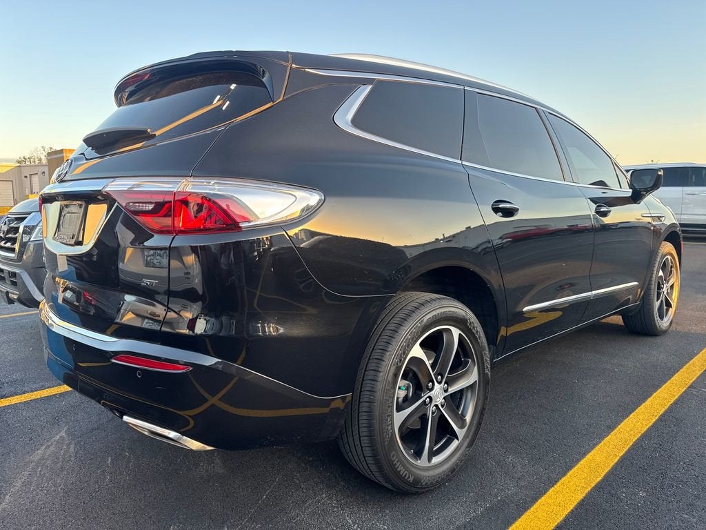 2022 Buick Enclave Essence