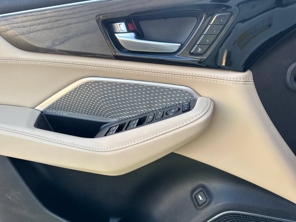 2023 Acura MDX w/Advance Package