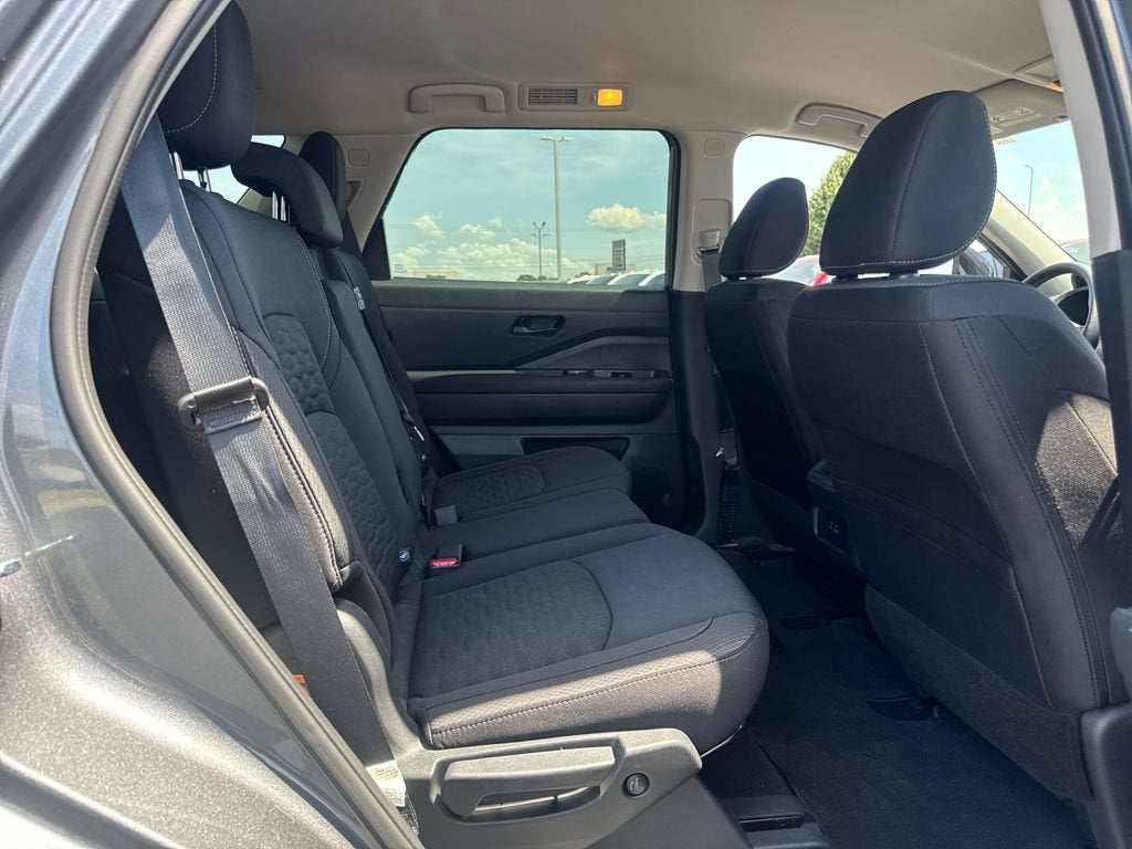 2025 Nissan Pathfinder S
