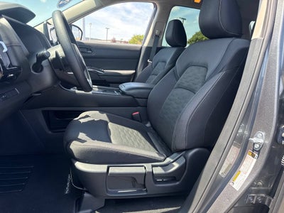 2025 Nissan Pathfinder S