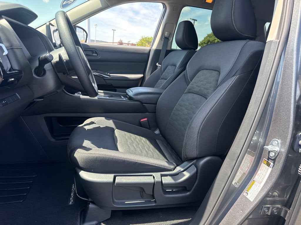 2025 Nissan Pathfinder S