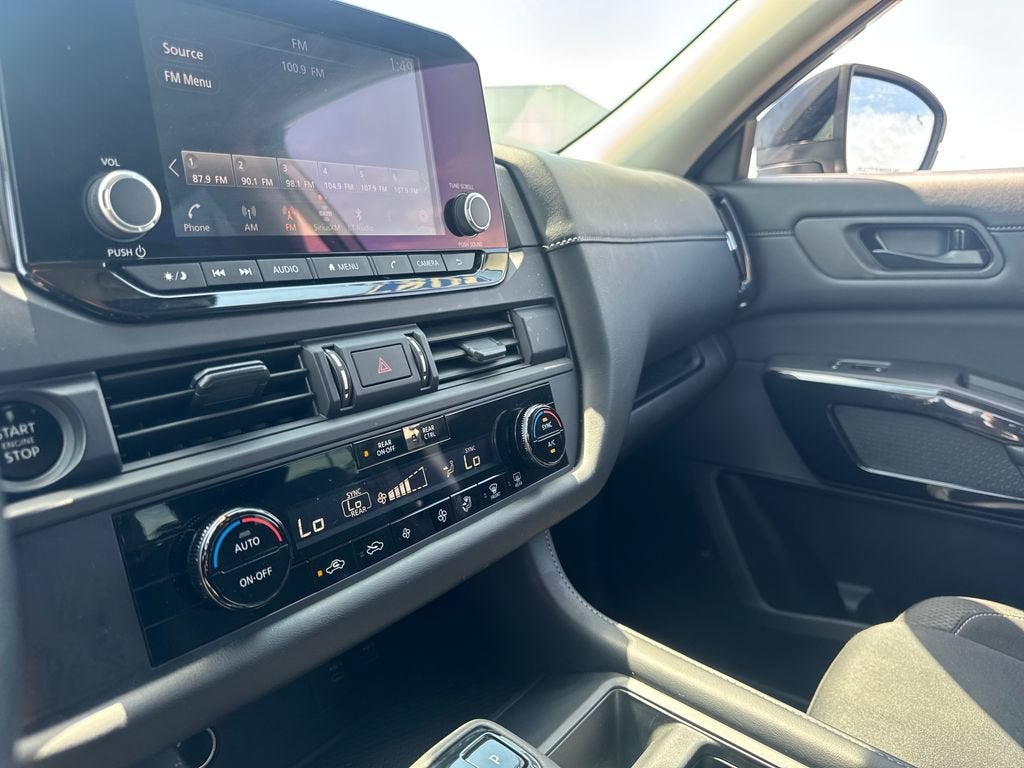 2025 Nissan Pathfinder S