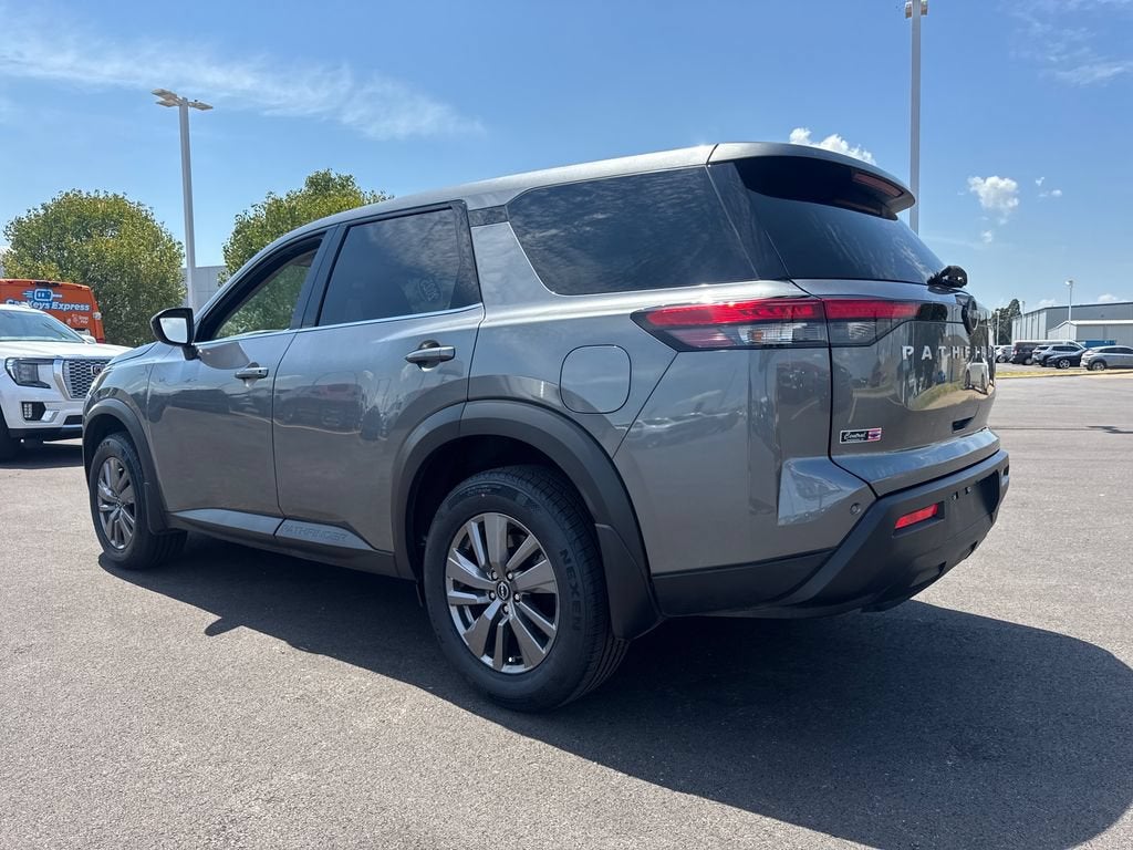 2025 Nissan Pathfinder S