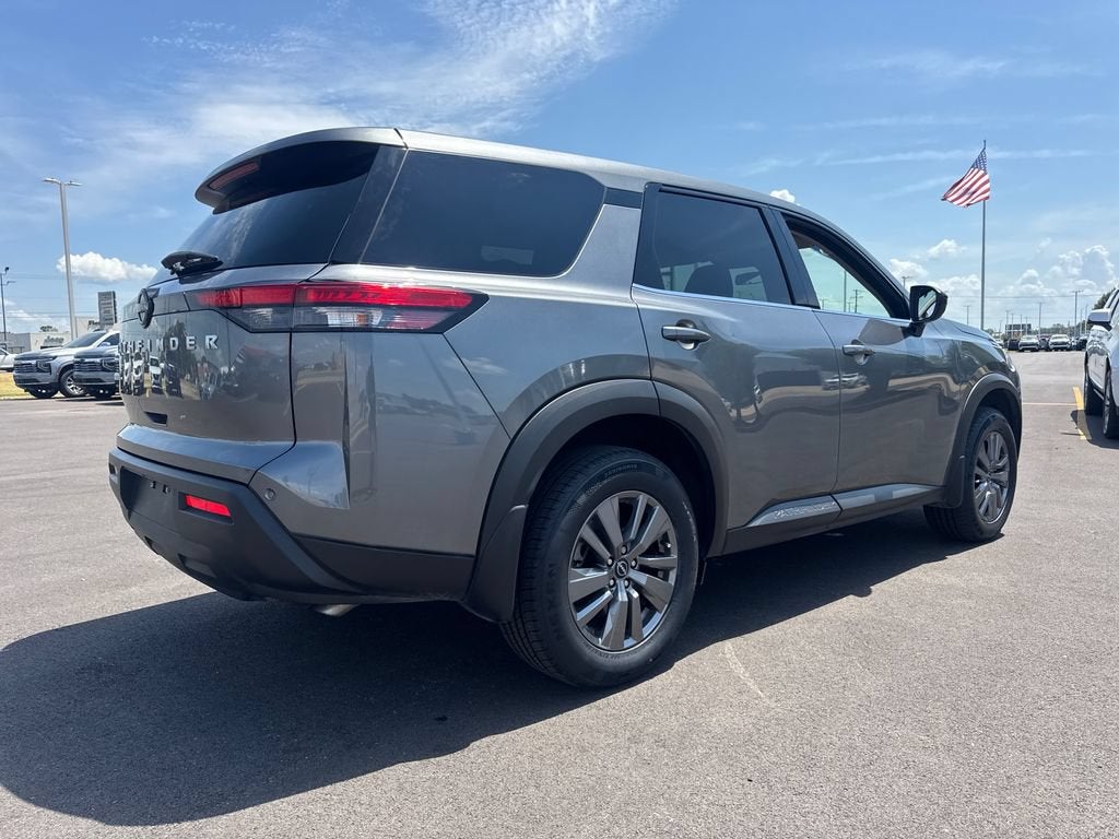 2025 Nissan Pathfinder S