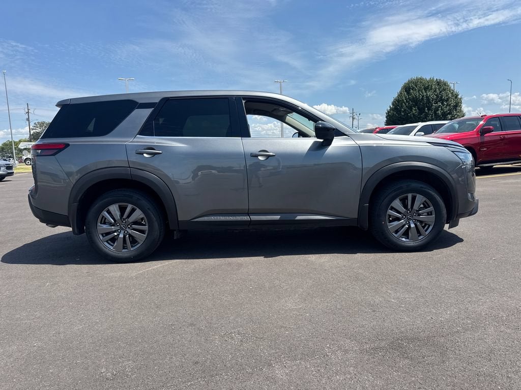 2025 Nissan Pathfinder S