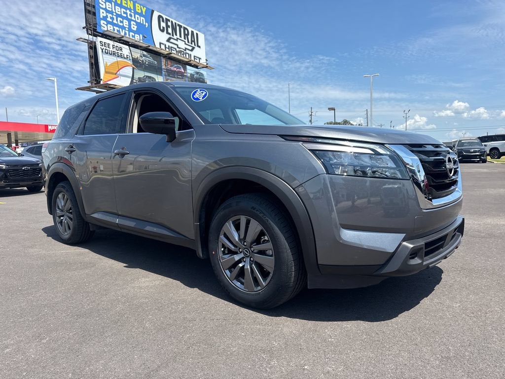 2025 Nissan Pathfinder S