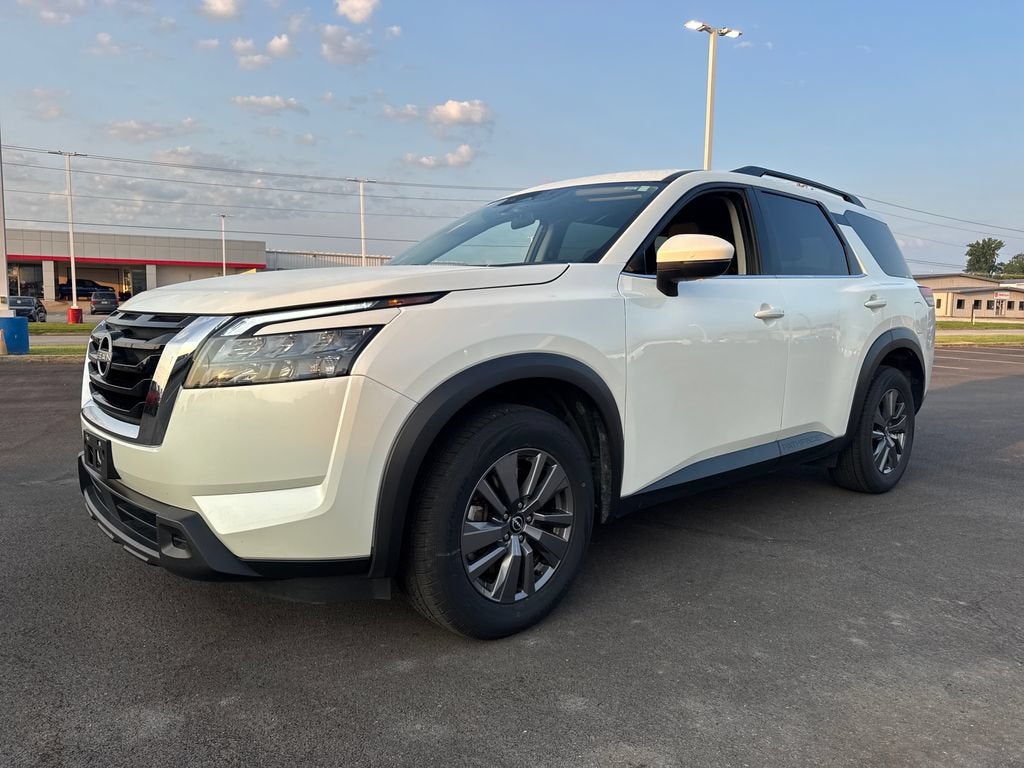 2024 Nissan Pathfinder SV