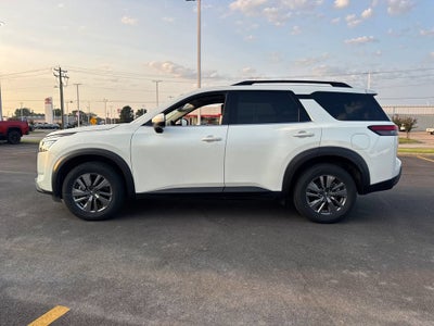 2024 Nissan Pathfinder SV