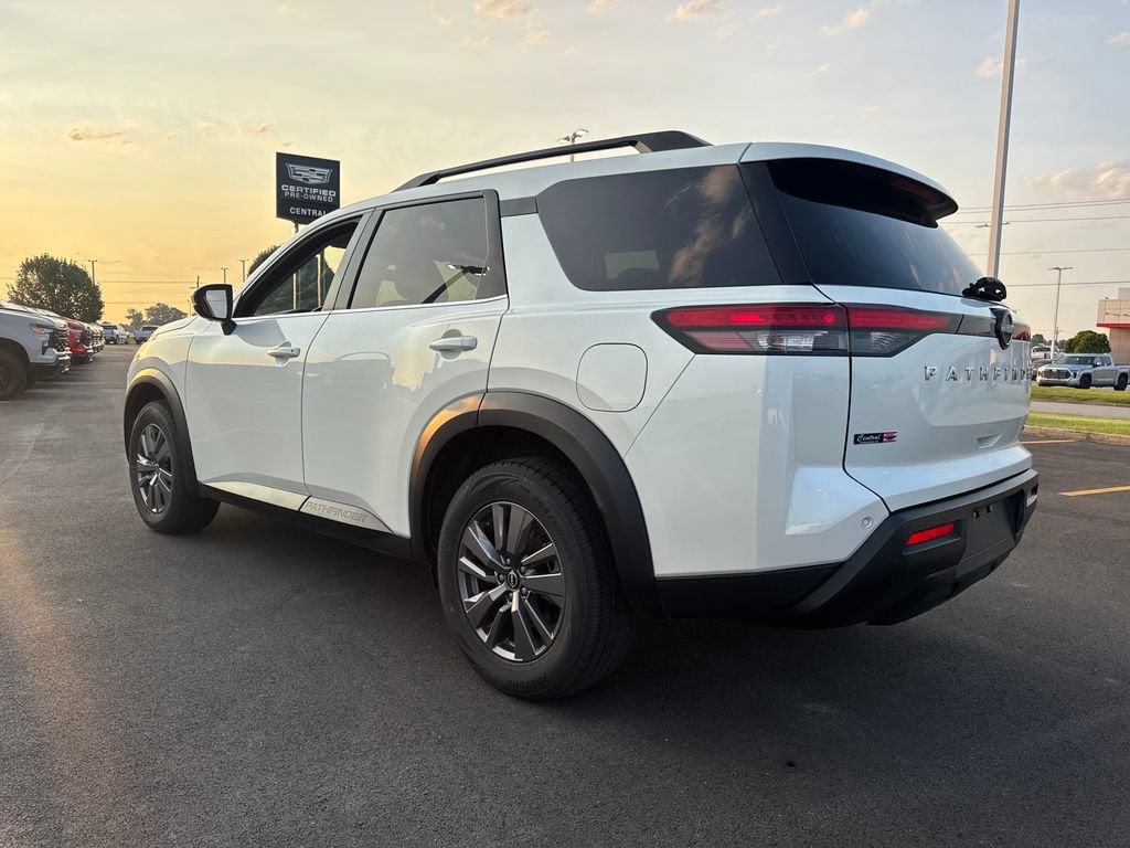 2024 Nissan Pathfinder SV