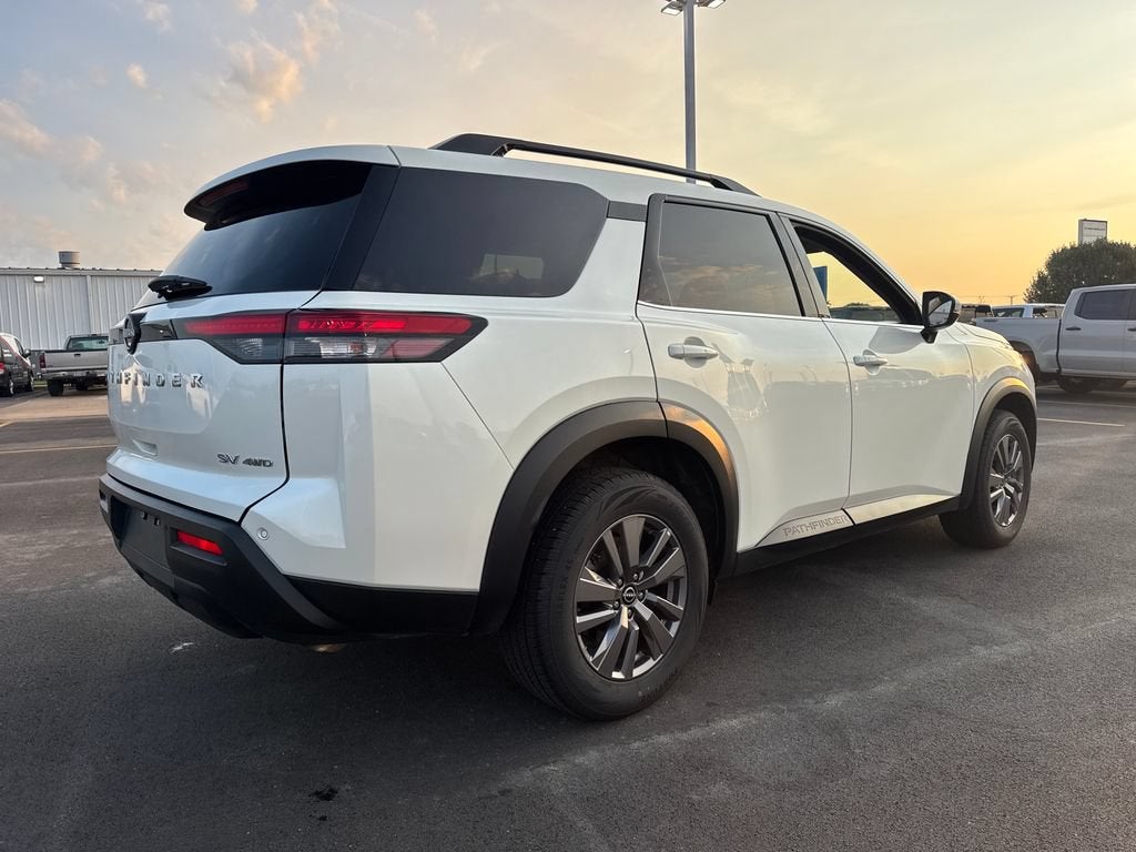 2024 Nissan Pathfinder SV