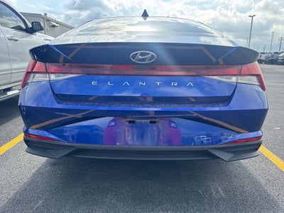 2022 Hyundai Elantra SE