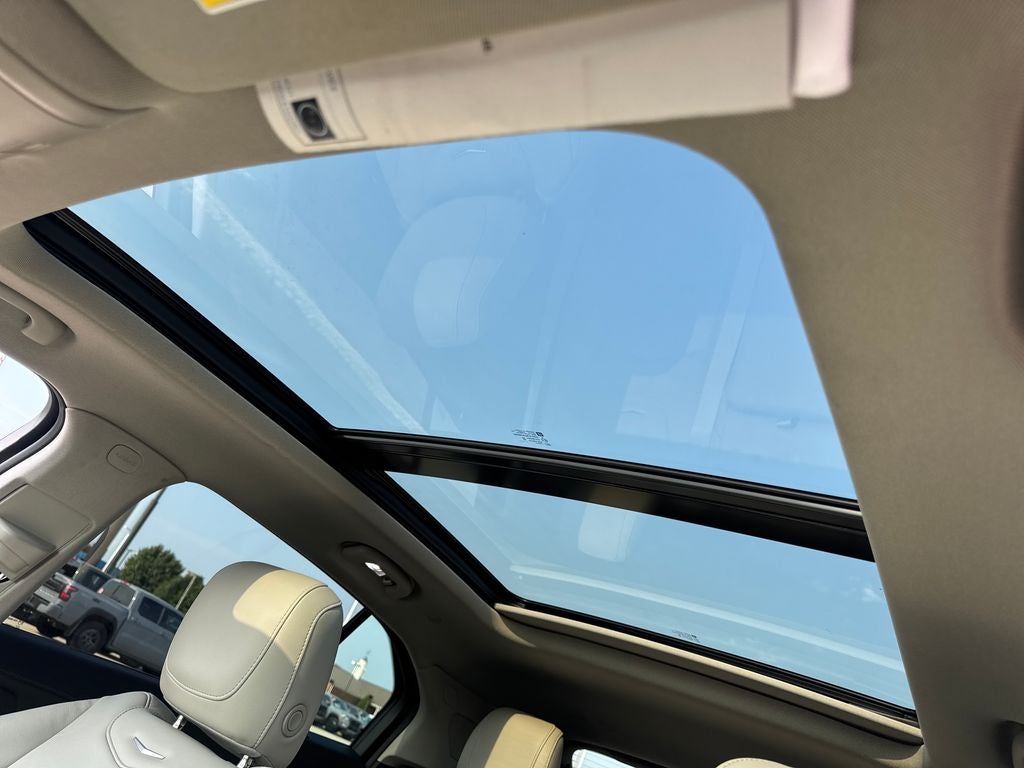 2022 Cadillac XT4 Premium Luxury