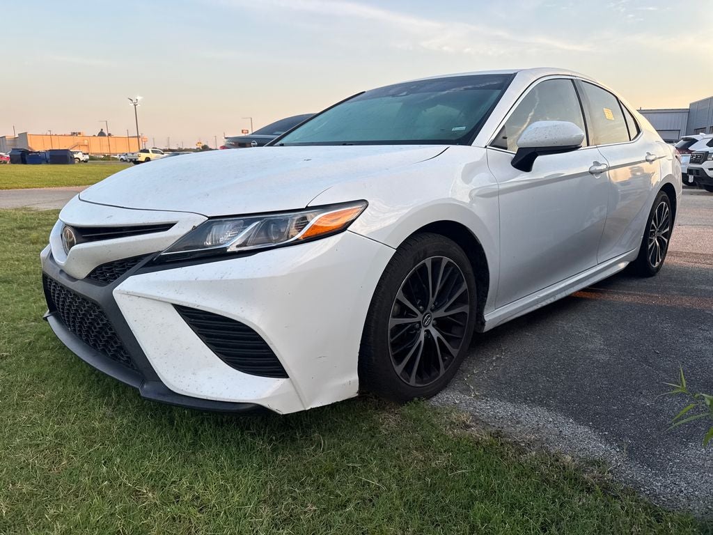2020 Toyota Camry SE