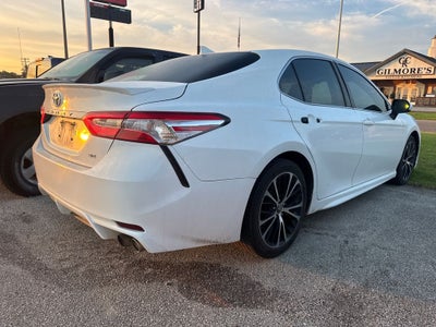 2020 Toyota Camry SE