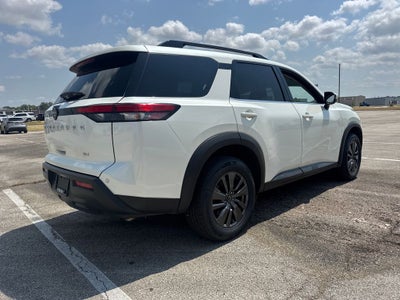 2023 Nissan Pathfinder SV