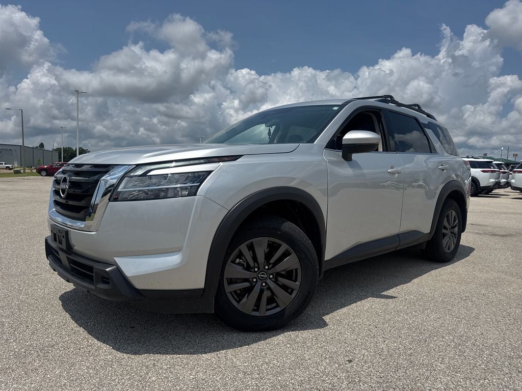 2022 Nissan Pathfinder SV