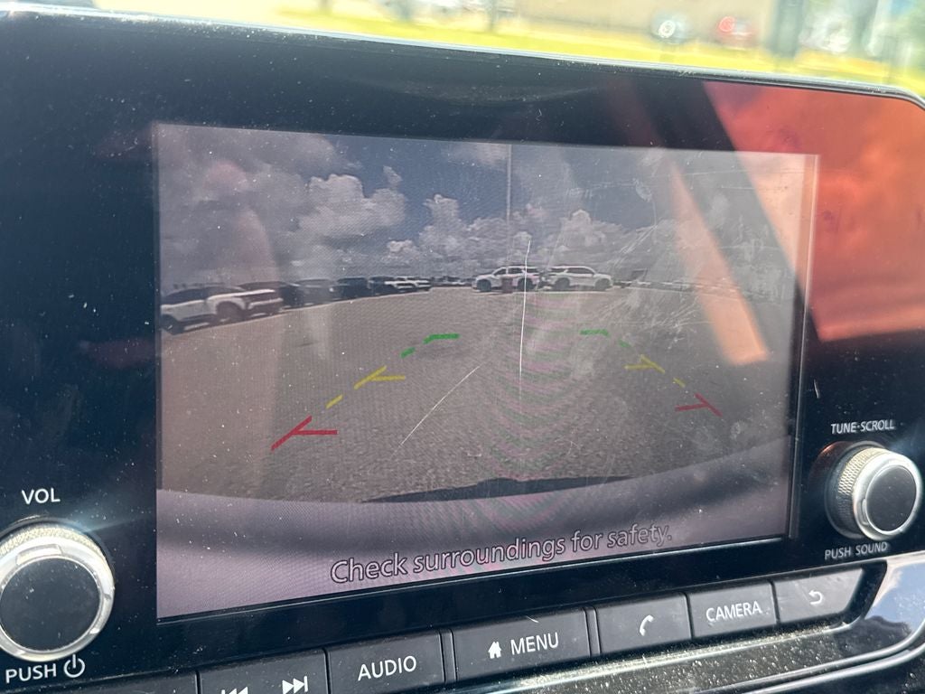 2022 Nissan Pathfinder SV