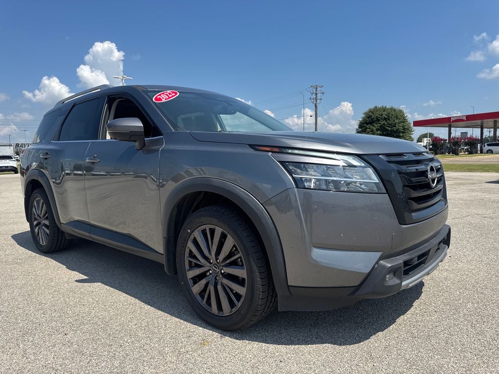 2022 Nissan Pathfinder SL