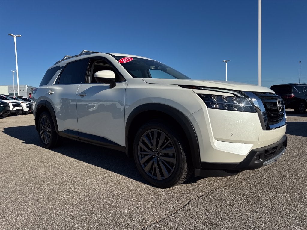 2024 Nissan Pathfinder SL