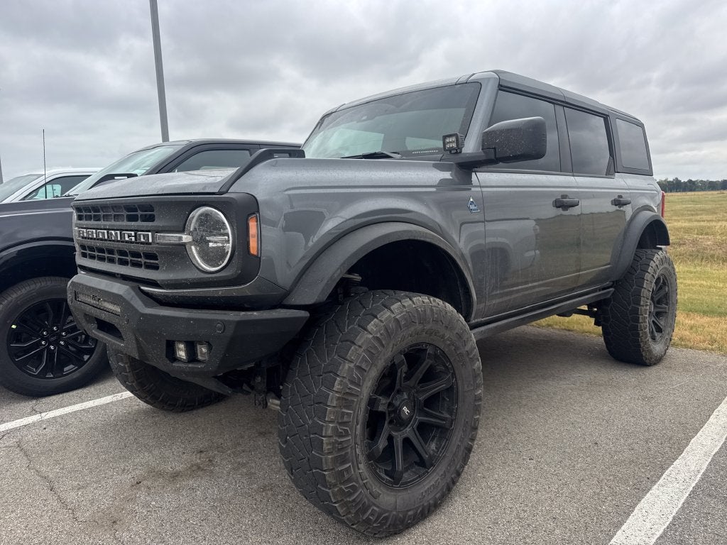 2024 Ford Bronco 4-Door Black Diamond