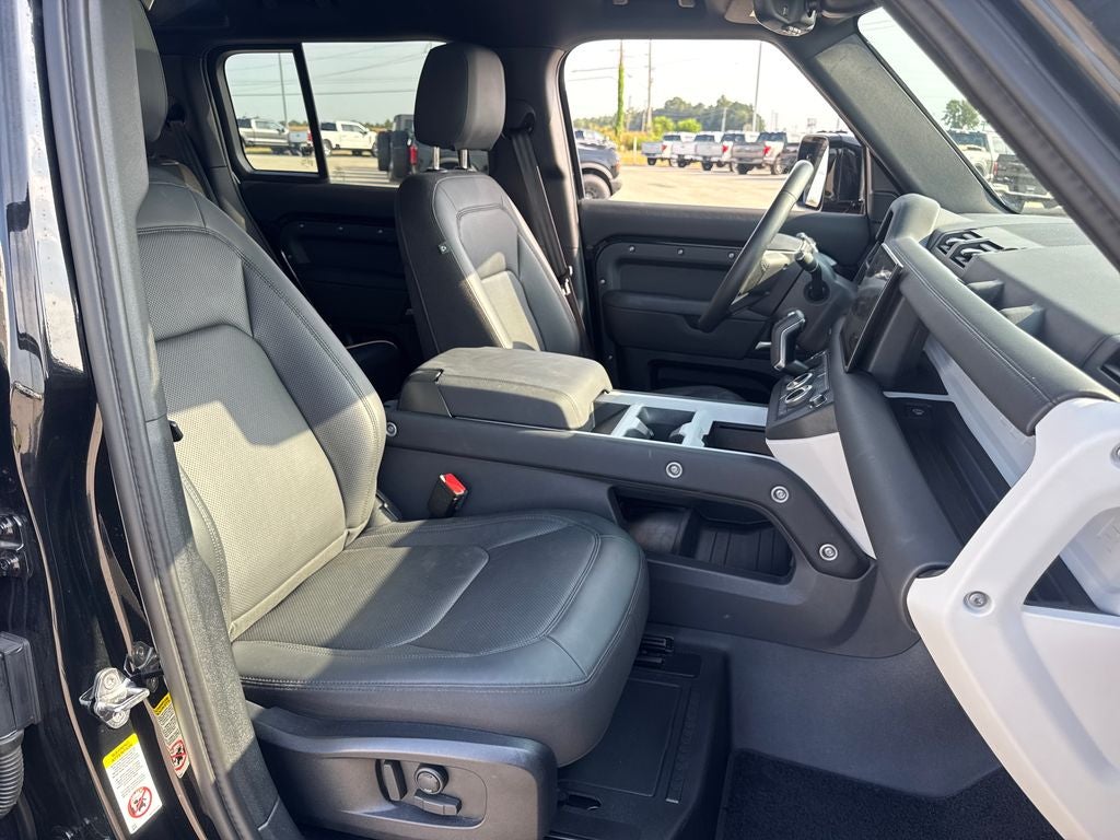2025 Land Rover Defender 110 S